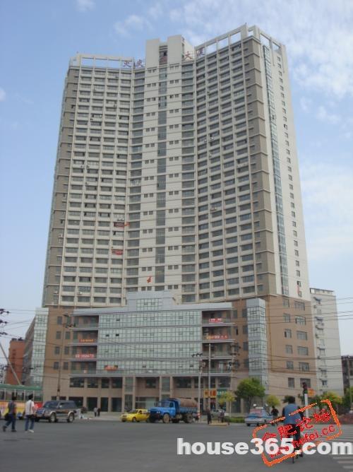 天庆大厦3室3厅1卫74平米简装产权房2010年建满五年